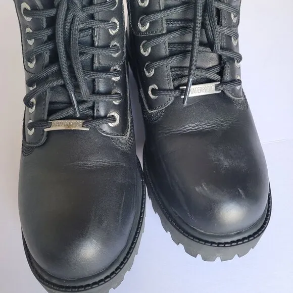 Skechers Men's Leather Waterproof Ankle Boots. Size US 7.5/EU 40