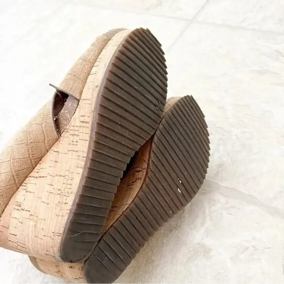 Sofft Leather Ciera Croc Embossed Wood Wedge Open Toe Sandals Shoes Size 6