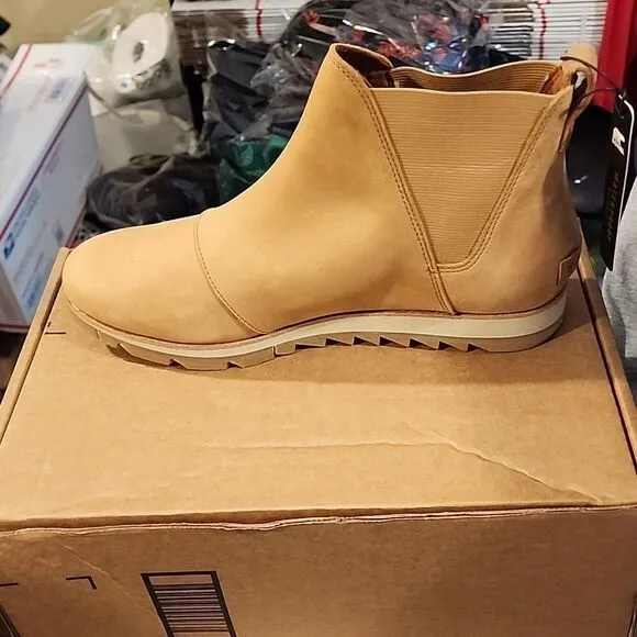 Sorel 10.5 ankle boots NWT 👢