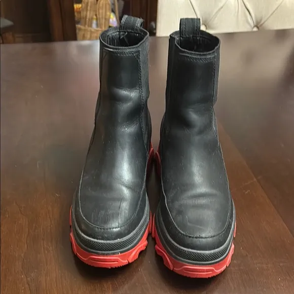 Sorel Brex Chelsea Boots women’s size 6.5