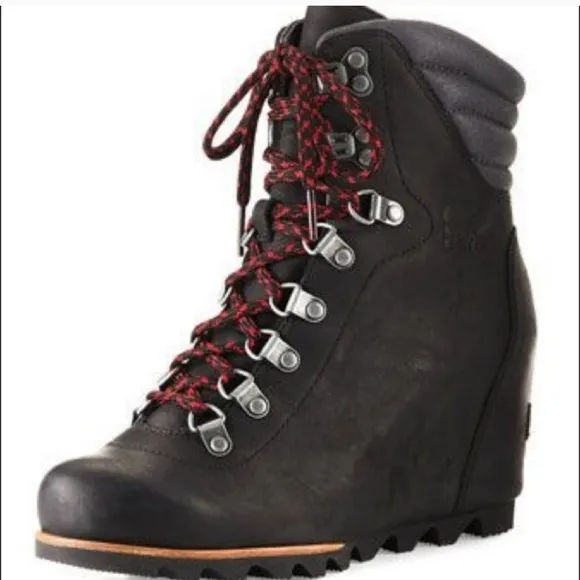 Sorel Conquest Waterproof Wedge Boots- size 8.5