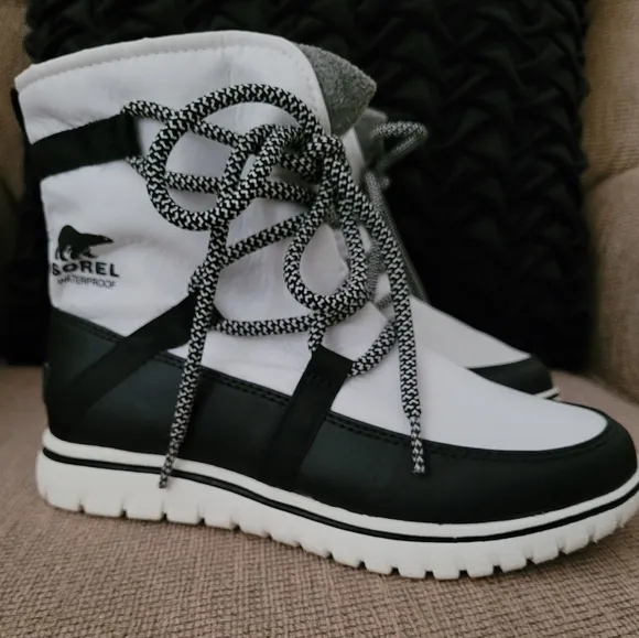 SOREL COZY EXPLORER JOURNEYS WATERPROOF BOOTS
