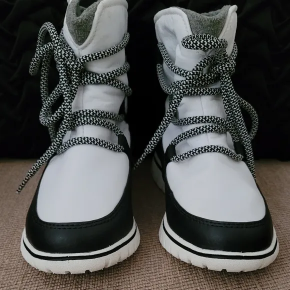 SOREL COZY EXPLORER JOURNEYS WATERPROOF BOOTS