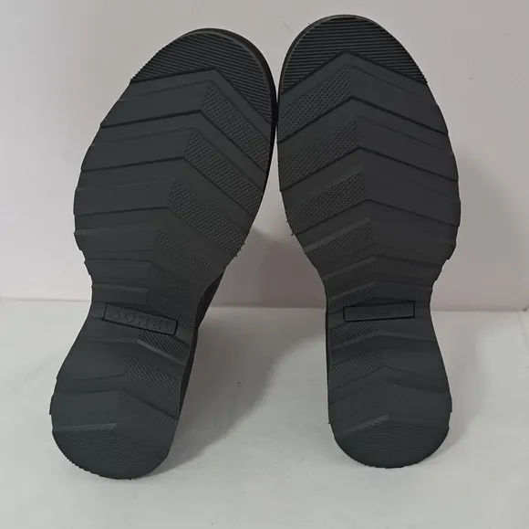 Sorel hi-line chelsea boot black 7.5 NWT