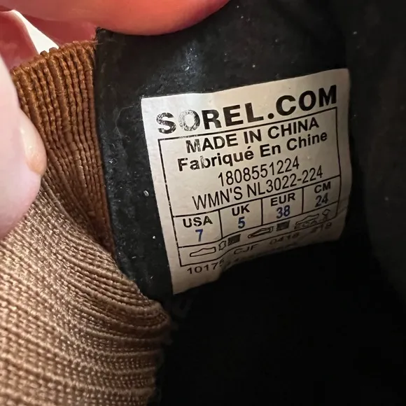 SOREL Joan of Arctic Leather Wedge Boot in Camel Brown size 7