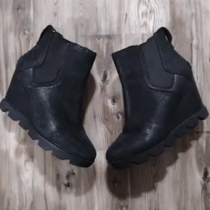 Sorel Joan Uptown Chelsea Waterproof Wedge Boots Size 6.5