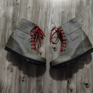 Sorel Lexie Gray Hidden Wedge Lace Up Boots Size 11 NL3046-051