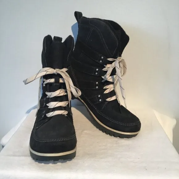 Sorel Meadow Lace Premium Black Suede Winter Boots  Size 9