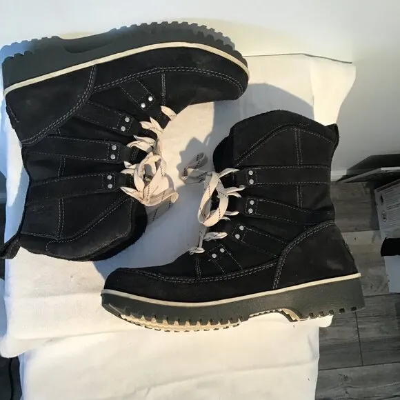 Sorel Meadow Lace Premium Black Suede Winter Boots  Size 9