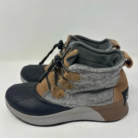 Sorel Out N About III Size 6 Classic Women's Waterproof Boot Gray Black Tan