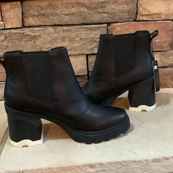 Sorel sz 12 black leather chunky heel Chelsea style waterproof boots NWT