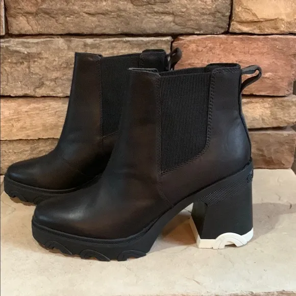 Sorel sz 12 black leather chunky heel Chelsea style waterproof boots NWT