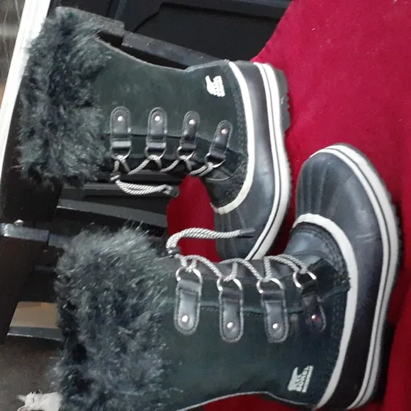 SOREL WATERPROOF BOOTS