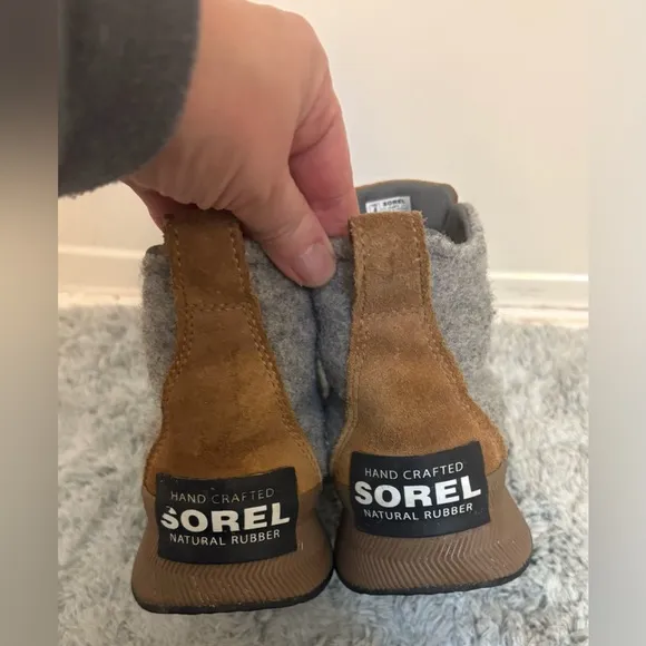 Sorel Youth Unisex Out N About Classic Waterproof Boots Size 4