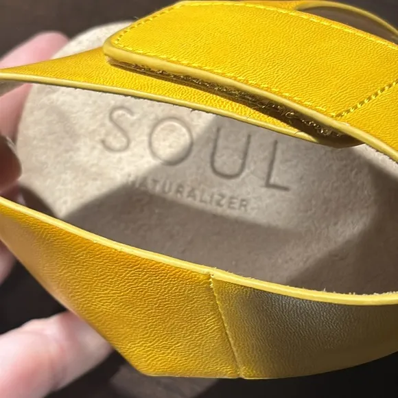 Soul Naturalizer Deara Yellow Platform Velcro Sandals Size 10