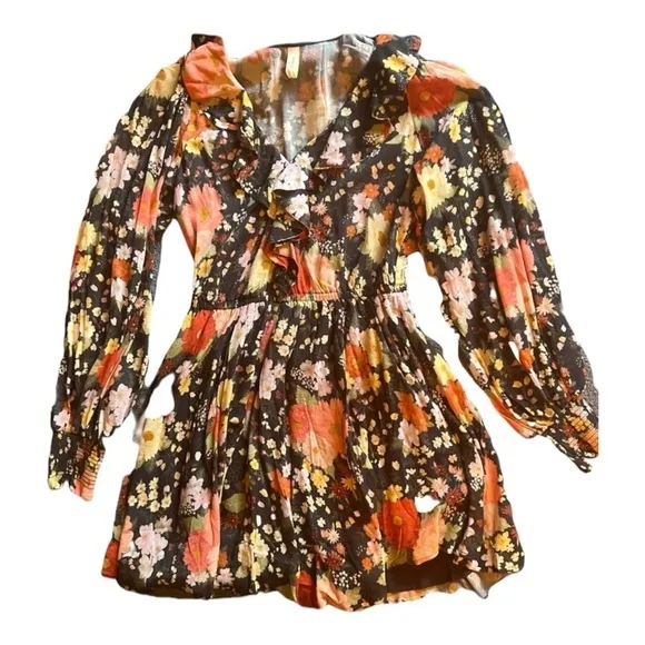SPELL &amp; THE GYPSY Sangria Black Floral Long Sleeve V Neck Mini Playdress Medium