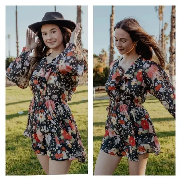 SPELL &amp; THE GYPSY Sangria Black Floral Long Sleeve V Neck Mini Playdress Medium