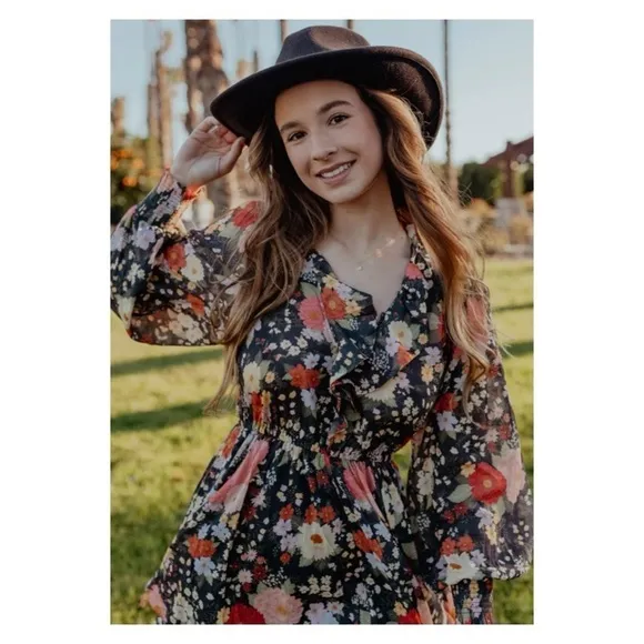 SPELL &amp; THE GYPSY Sangria Black Floral Long Sleeve V Neck Mini Playdress Medium