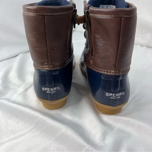 SPERRY TOO SIDER Big Kids Saltwater Duck Waterproof Boot Size 4 NWOT