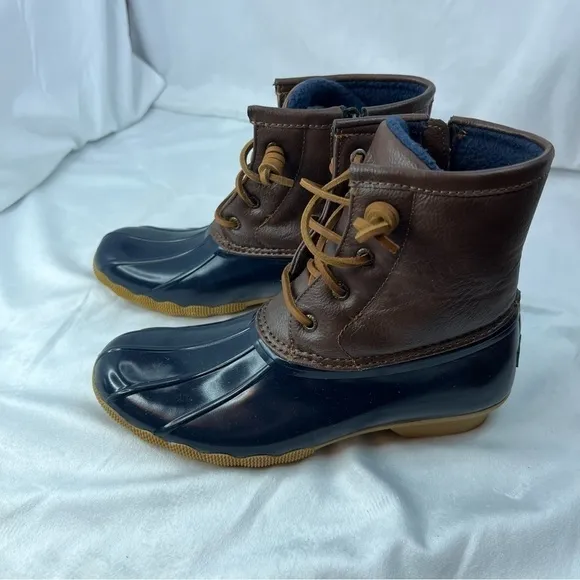 SPERRY TOO SIDER Big Kids Saltwater Duck Waterproof Boot Size 4 NWOT