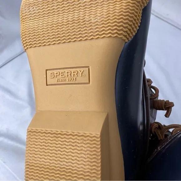 SPERRY TOO SIDER Big Kids Saltwater Duck Waterproof Boot Size 4 NWOT