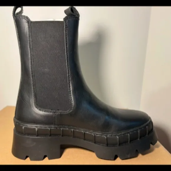 Steve Madden Barclay Leather Pull On Chunky Lug Chelsea Boots Black Size 6