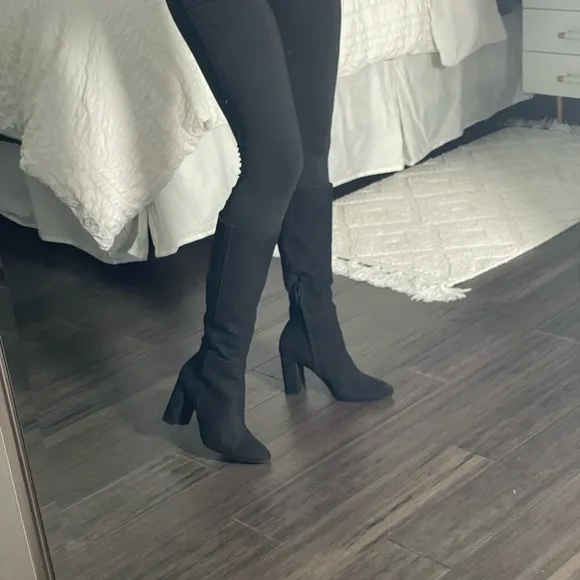 Steve Madden Black Suede Chunky Heel Boots