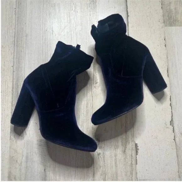 Steve Madden Editt Velvet Ankle Boots Size 7.5