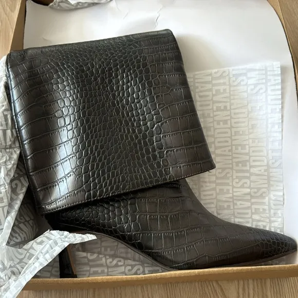 Steve Madden Lavan croc crocodile embossed kitten heel pointed toe boots NEW