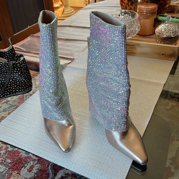 Steve Madden Rhinestone Boots, size9.5, sparkly multicolor