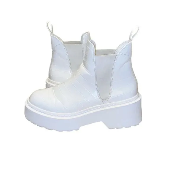 Steve Madden Shadow White Crocodile Chunky Platform Lug Sole Ankle Chelsea Boots