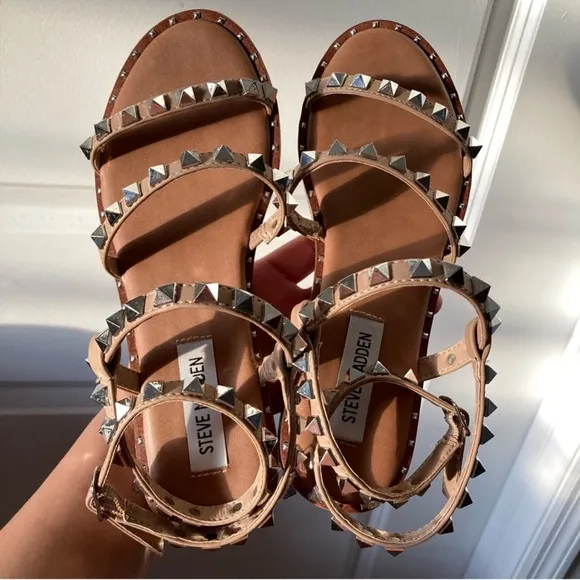 Steve Madden Travel Sandals Size 6
