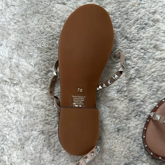Steve Madden • Travel Studded Sandals Tan NWT 7
