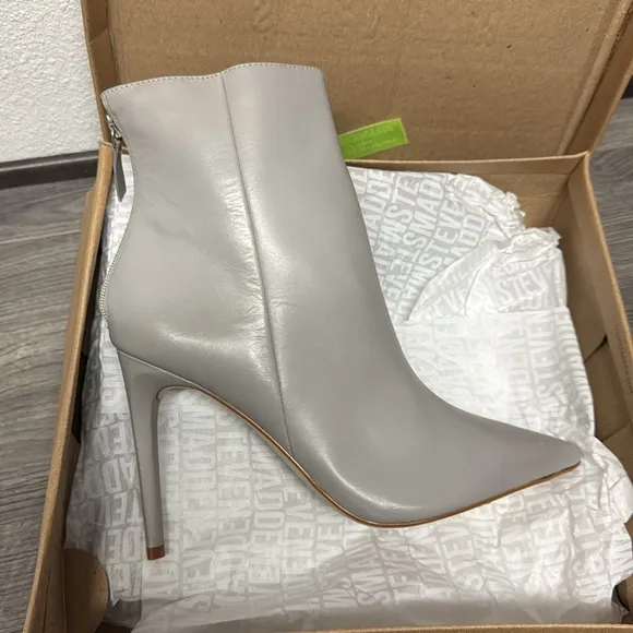 Steve Madden Womens Halena Leather Pointed Toe Ankle Boots