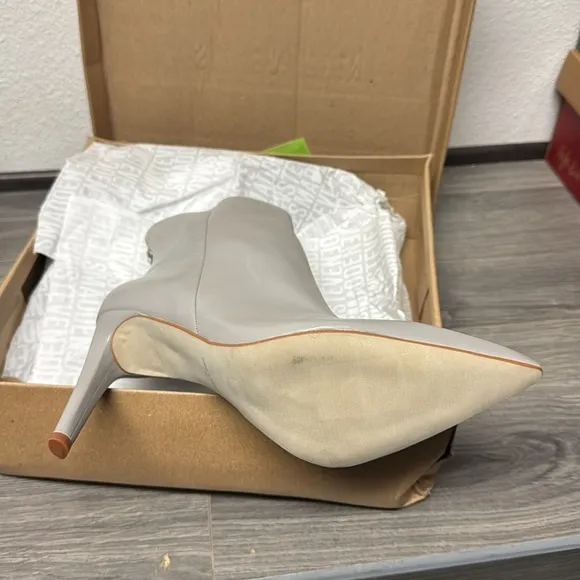 Steve Madden Womens Halena Leather Pointed Toe Ankle Boots