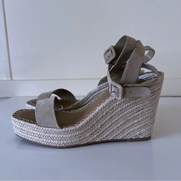 Steve Madden Women's Upstage Wedge Sandal size 11 NWOB