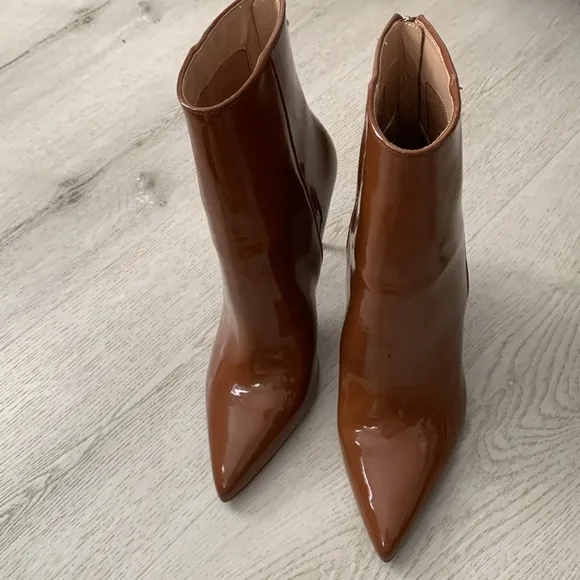 Steve Madden Womens Valiant brown tan Patent Pointed Toe Ankle Boots Shoes 10M