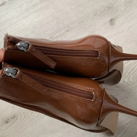 Steve Madden Womens Valiant brown tan Patent Pointed Toe Ankle Boots Shoes 10M