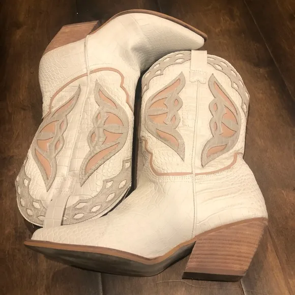 STEVE  MADDEN Wynter Western Boot