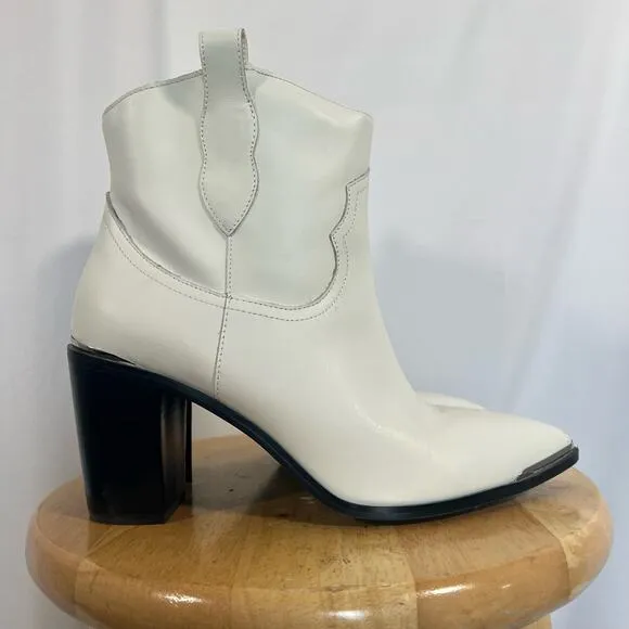 Steve Madden Zora White Leather Pointed-Toe Ankle Booties Size 10