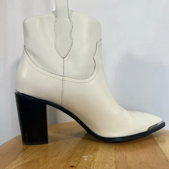 Steve Madden Zora White Leather Pointed-Toe Ankle Booties Size 10