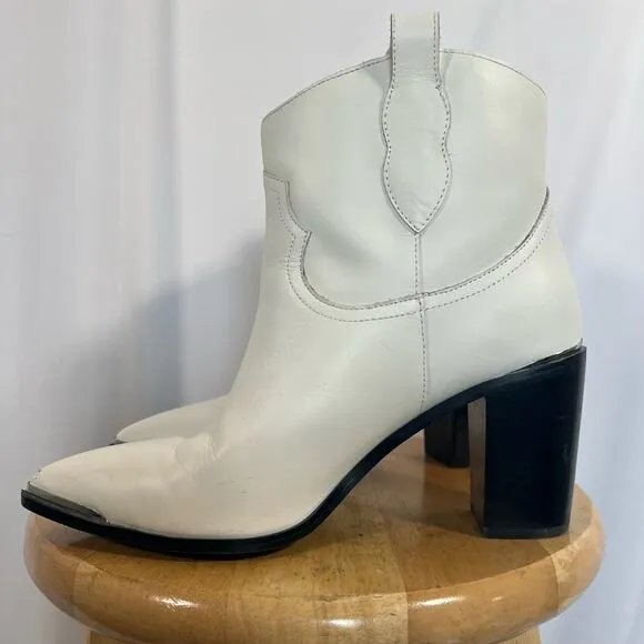 Steve Madden Zora White Leather Pointed-Toe Ankle Booties Size 10