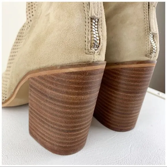 Steve Madden Tan Perforated Rumble Boho Western chunky Heel Bootie Sz 7.5