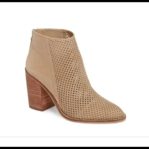 Steve Madden Tan Perforated Rumble Boho Western chunky Heel Bootie Sz 7.5