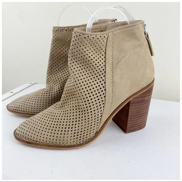 Steve Madden Tan Perforated Rumble Boho Western chunky Heel Bootie Sz 7.5