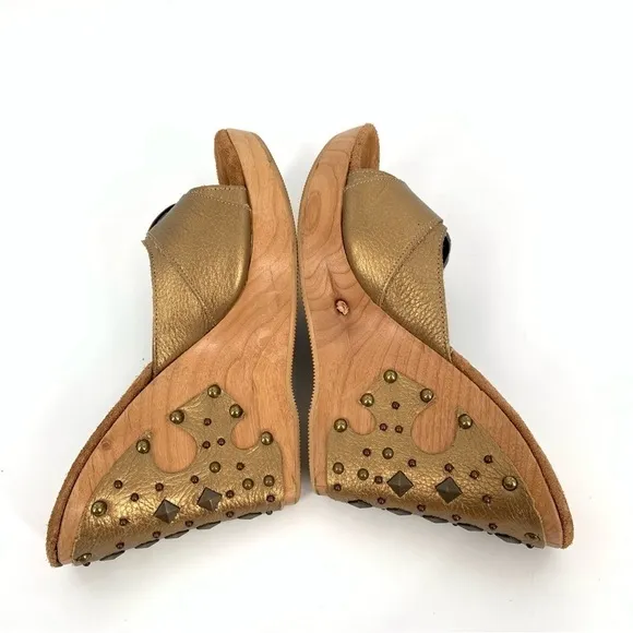 Steven Steve Madden wedge platforms size 10 bronze leather wooden sandals