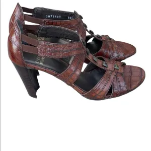 Stuart Weitzman brown alligator studded accent gladiator sandals size 6.5 N