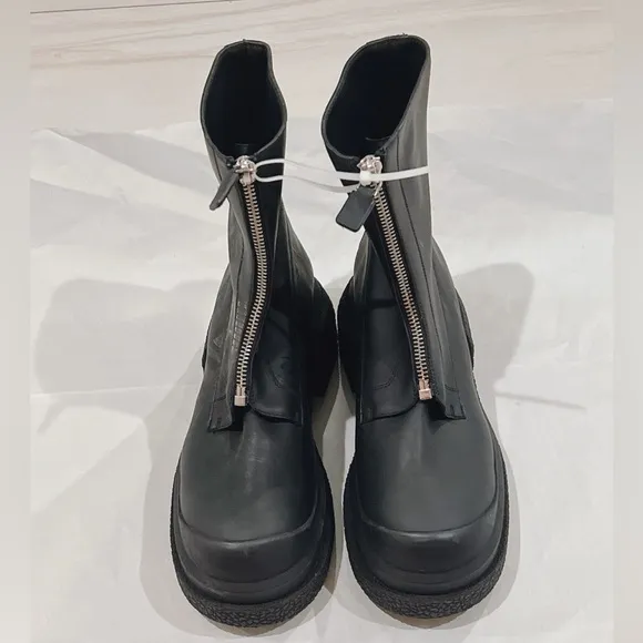 STUART WEITZMAN Charli Zip Sport Women's Black Leather Boots 7.5 NWOB