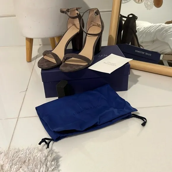 Stuart Weitzman Women's gray Sandals