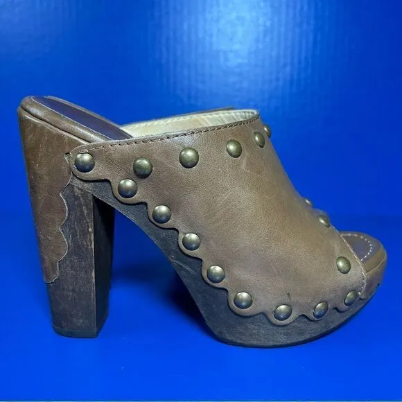 Stuart Weitzman Womens Sequoia Leather Studded Peep Toe Brown Clog Sandals 7